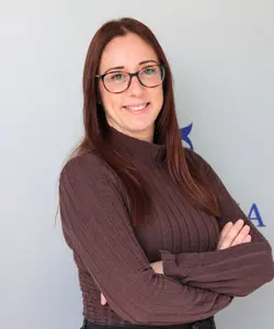  Alicia Granell, experta en supervisar la documentación necesaria para la baja de automóviles en Albacete